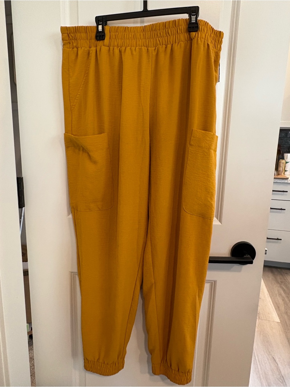 Women's Mustard Elastic-Waist Jogger Pants with Front Patch Pockets